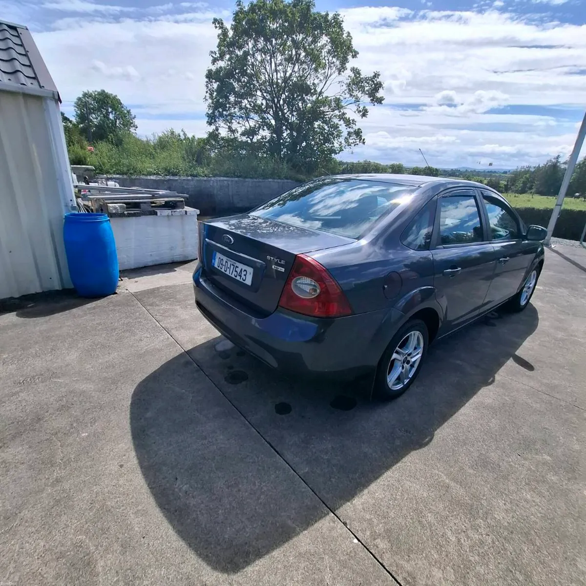 Ford focus saloon - Image 1