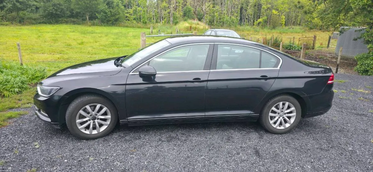Volswagen Passat 2.0L Bluemotion - Image 2
