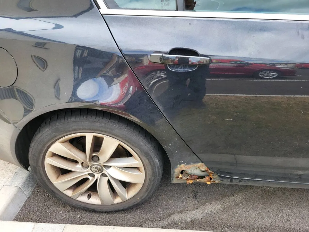 Car - Image 3