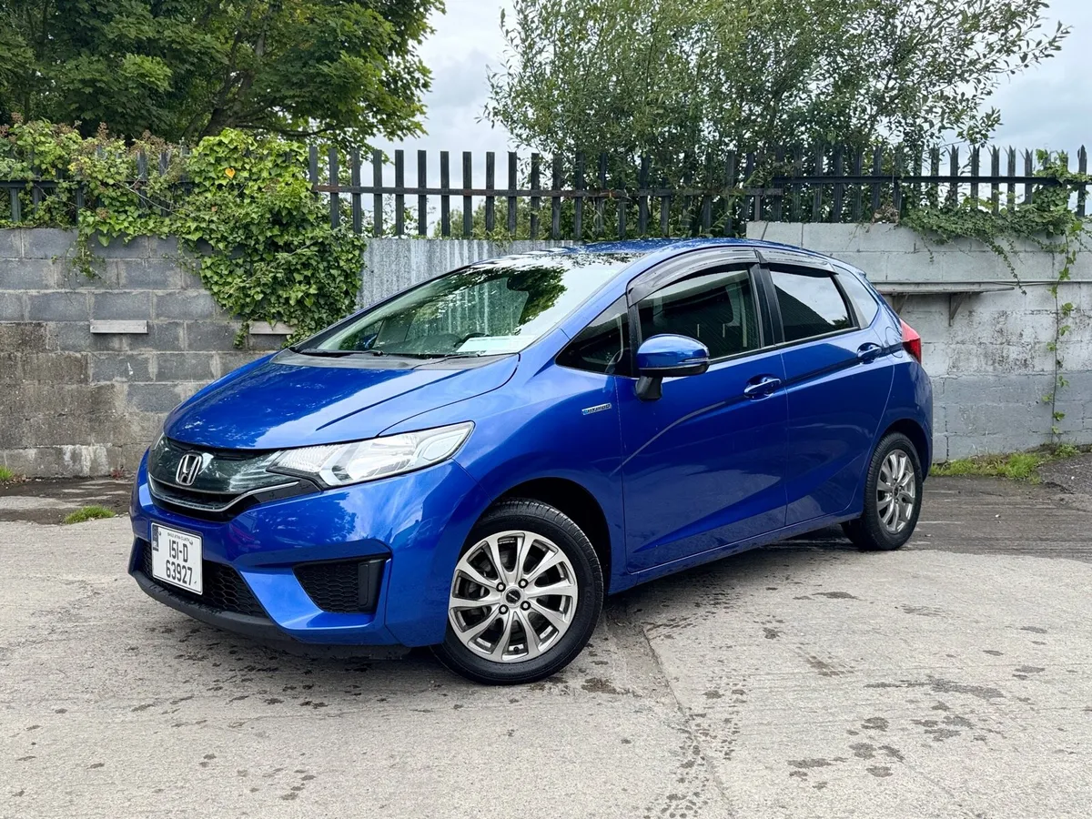 2015 HONDA FIT. LOW MILEAGE.NEW NCT. AUTO 1.5L HYB - Image 1