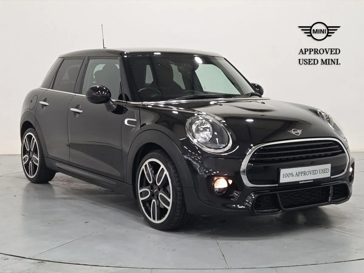 Mini Cooper 5-Door Cooper Sport - Image 1