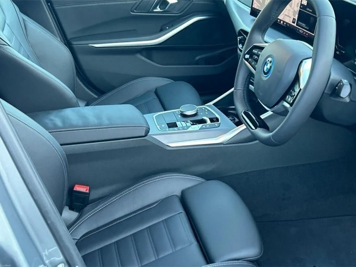 BMW 3-Series 330e Sport Saloon - Image 6