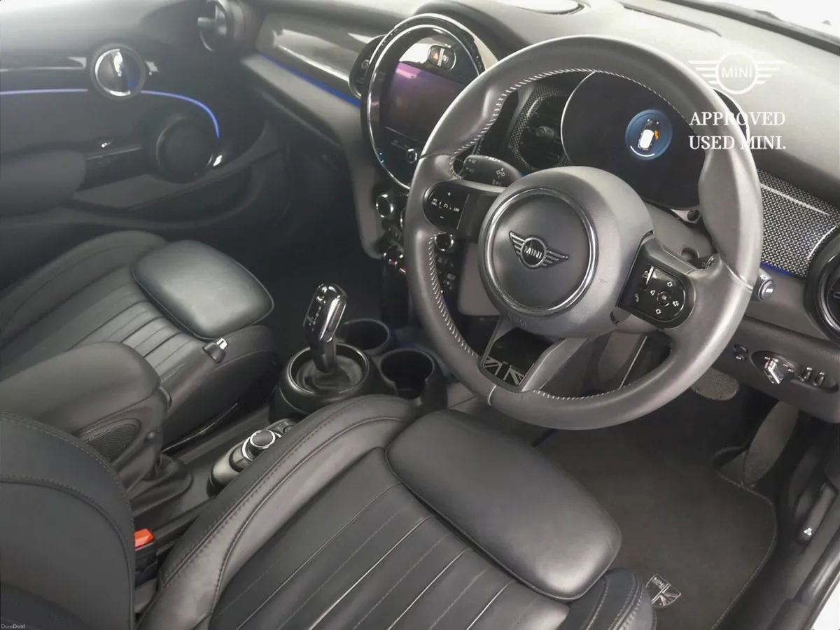 Mini Cooper 5-Door Cooper Exclusive - Image 6