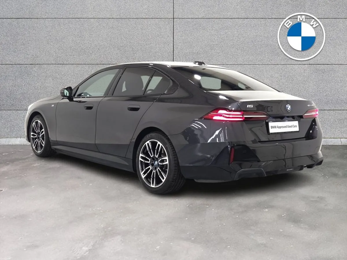 BMW i5 eDrive40 M Sport Saloon - Image 2