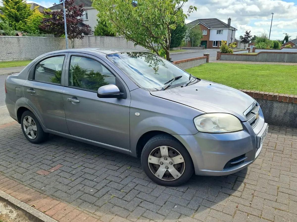 Chevrolet Aveo 2010 - Image 2
