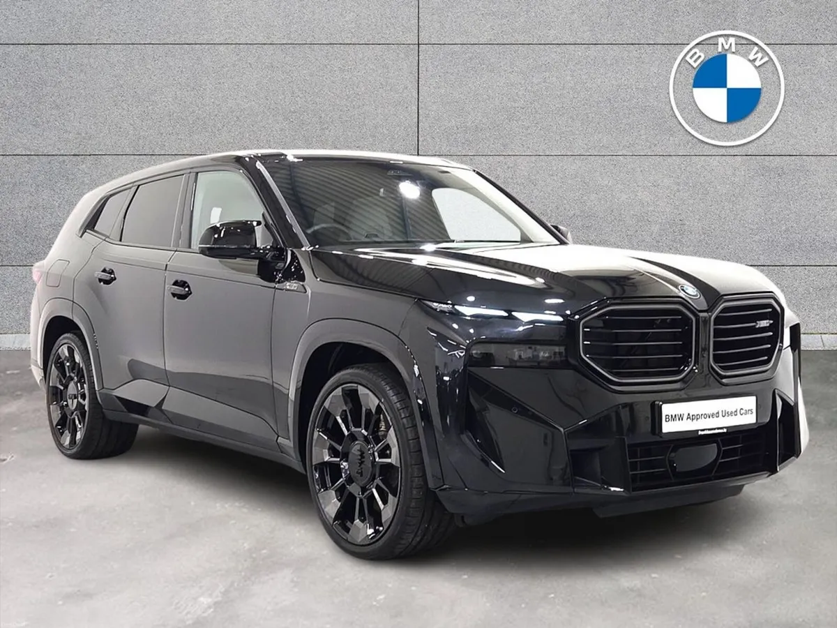 BMW XM 50e - Image 1