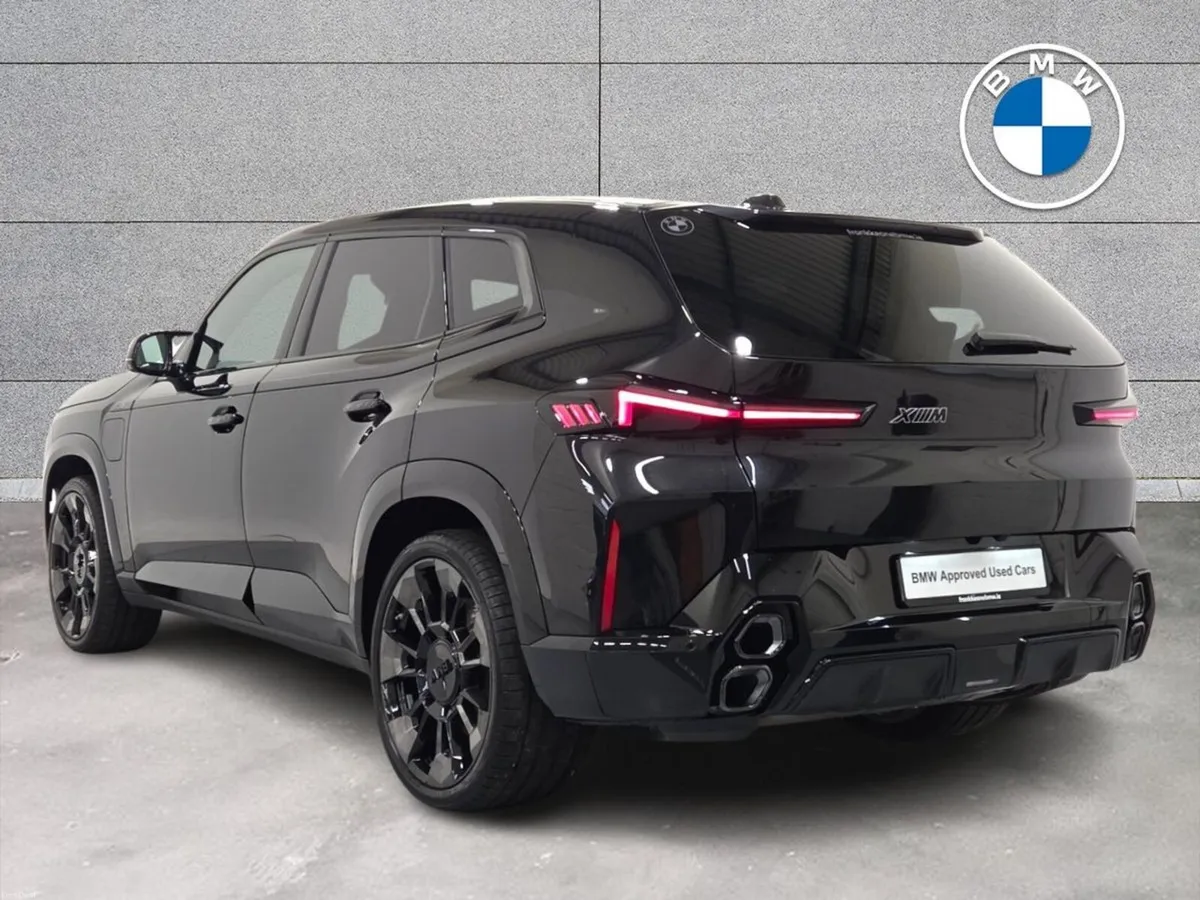 BMW XM 50e - Image 2