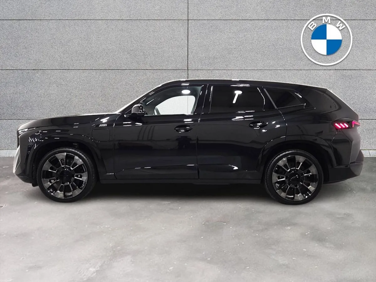 BMW XM 50e - Image 3