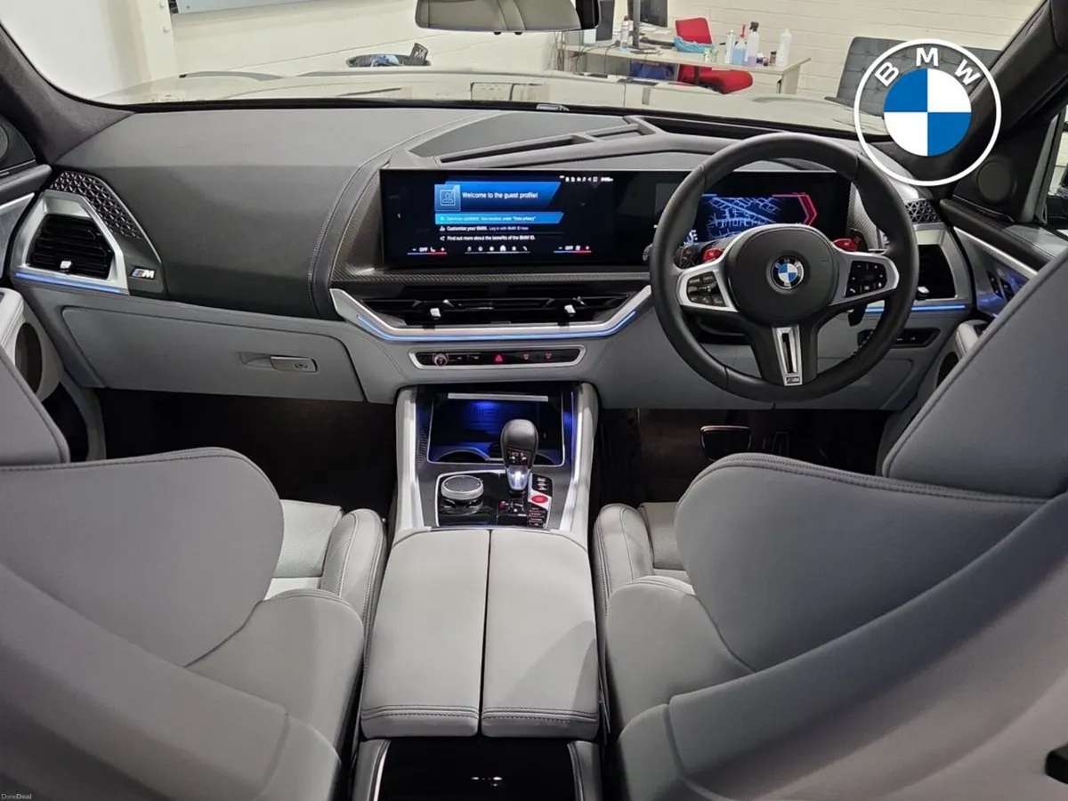 BMW XM 50e - Image 4