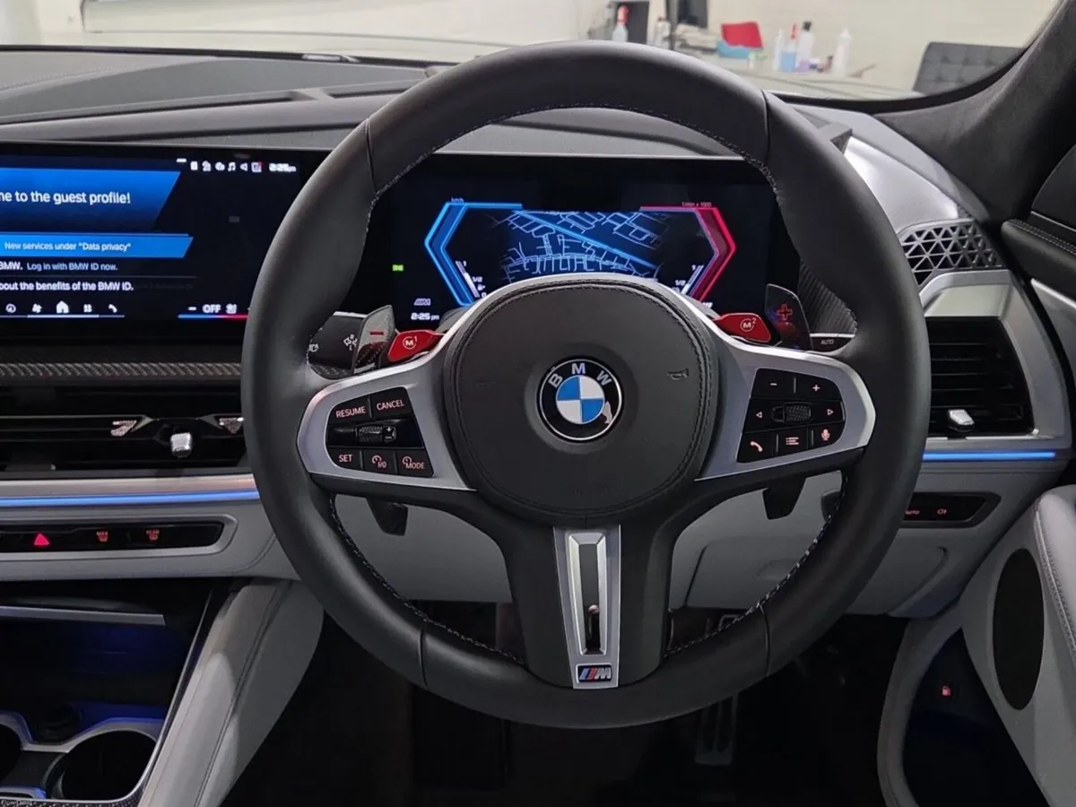 BMW XM 50e - Image 5