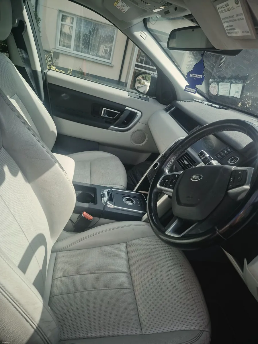 Land Rover Discovery Sport 2018 - Image 6