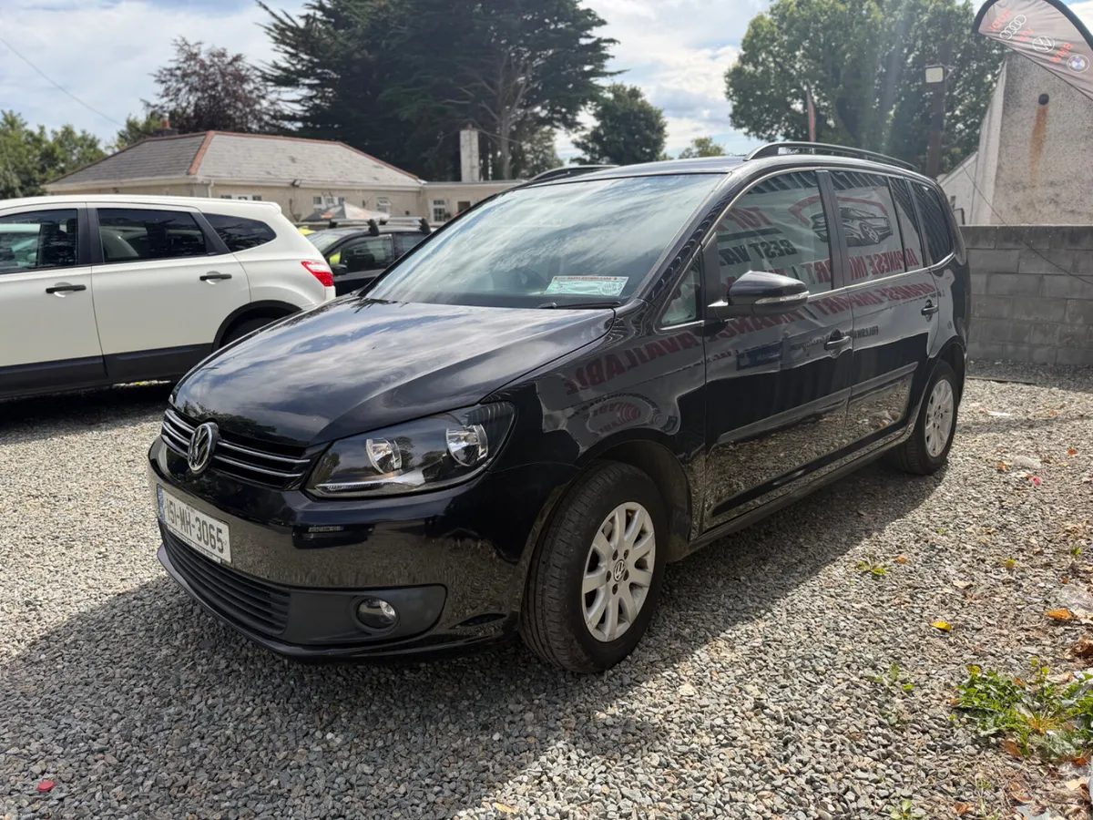Volkswagen Touran 2015 - Image 2