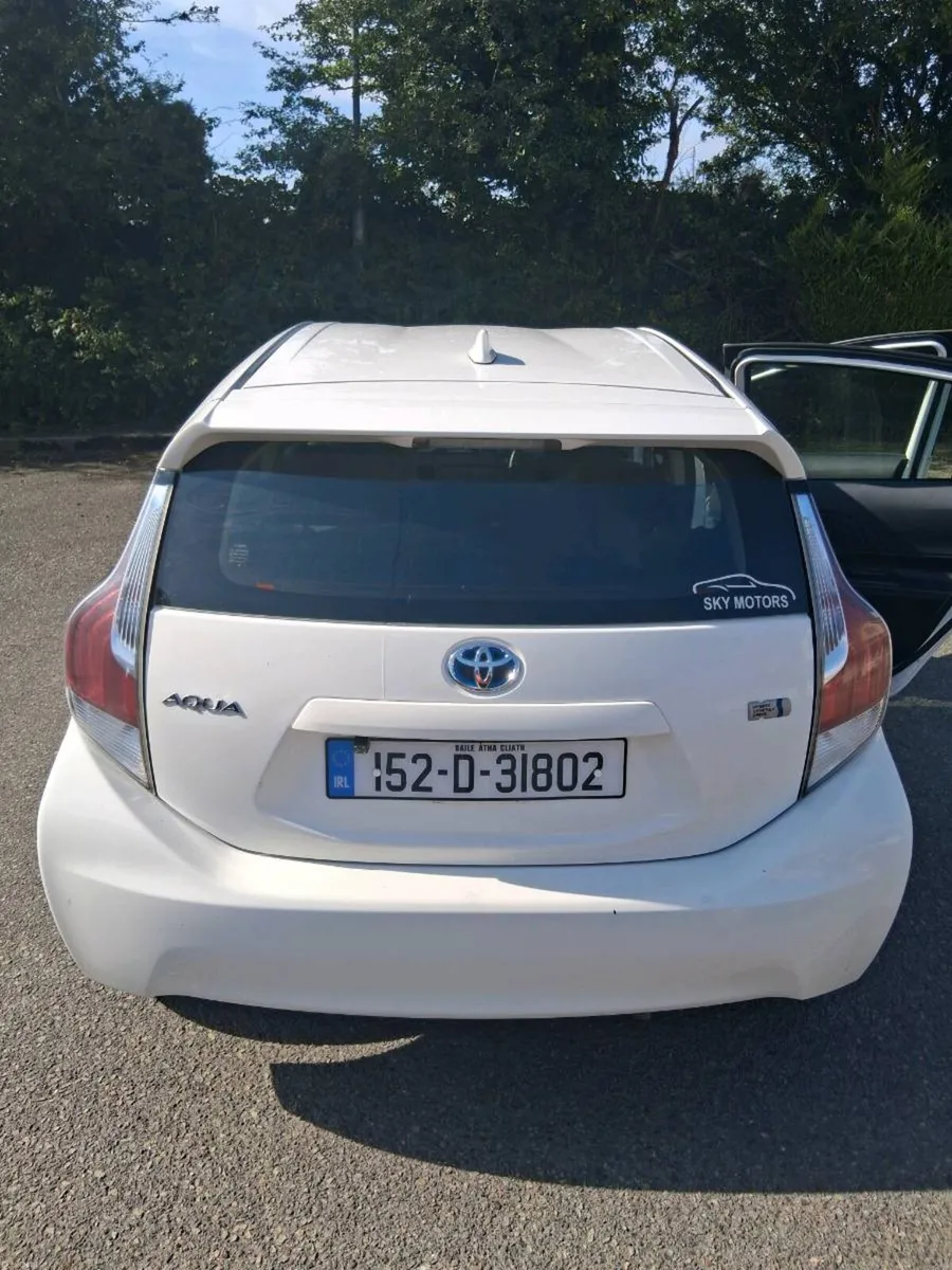 Toyota prius Aqua - Image 5