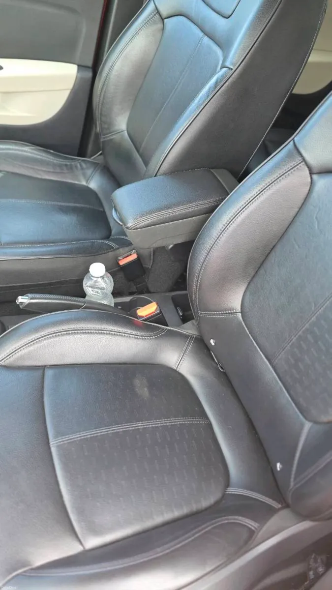 Renault Captur 2018, diesel automatic top spec - Image 3