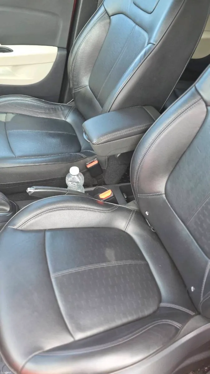 Renault Captur 2018, diesel automatic top spec - Image 5