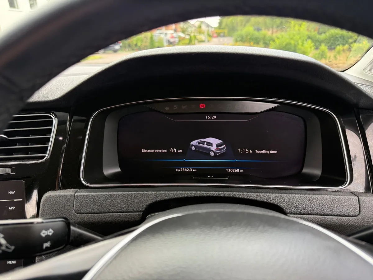 2018 Volkswagen Golf Highline 1.4 TSI 150bhp - Image 2