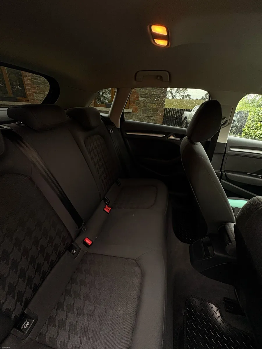 2016 AUDI A3 SE 1.6 TDI BLACK EDITION STYLING - Image 6