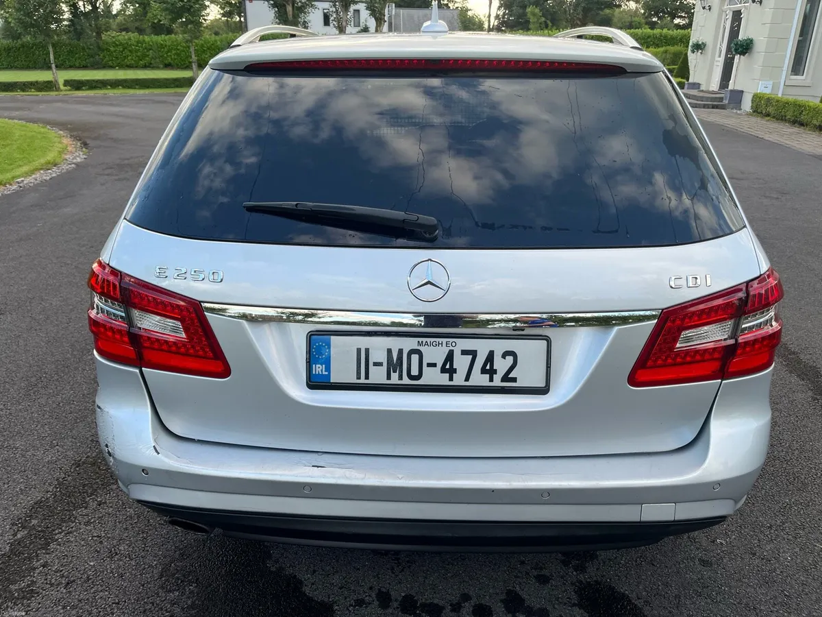 Mercedes E250 AMG 7 seater - Image 5