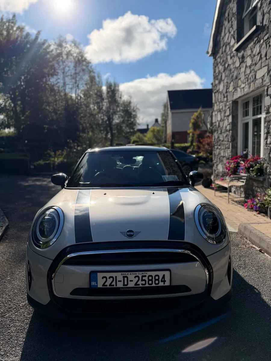 Mini Cooper 2022 - Image 2