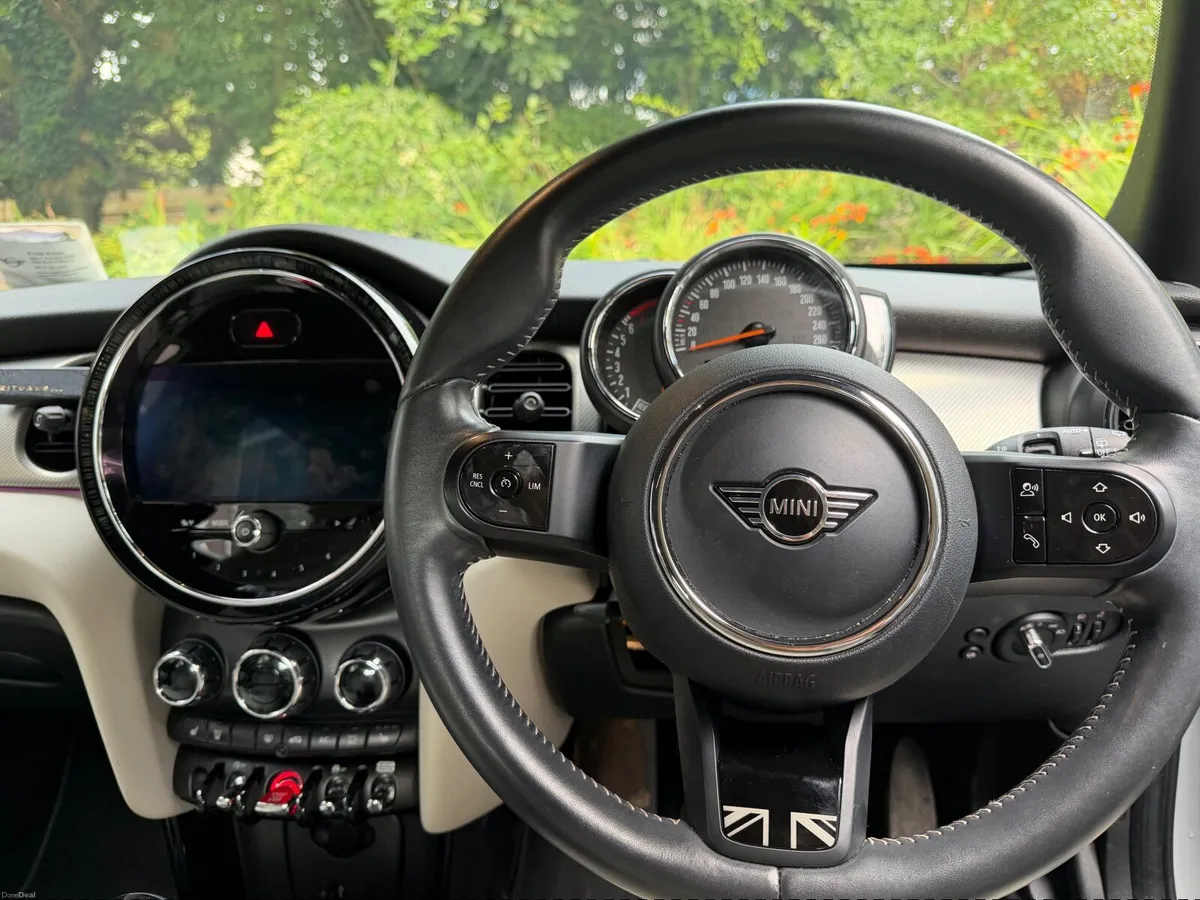 Mini Cooper 2022 - Image 6