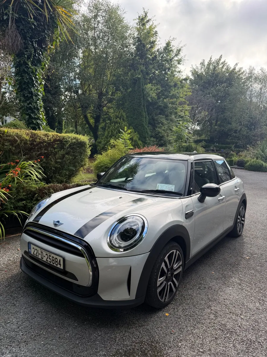 Mini Cooper 2022 - Image 1
