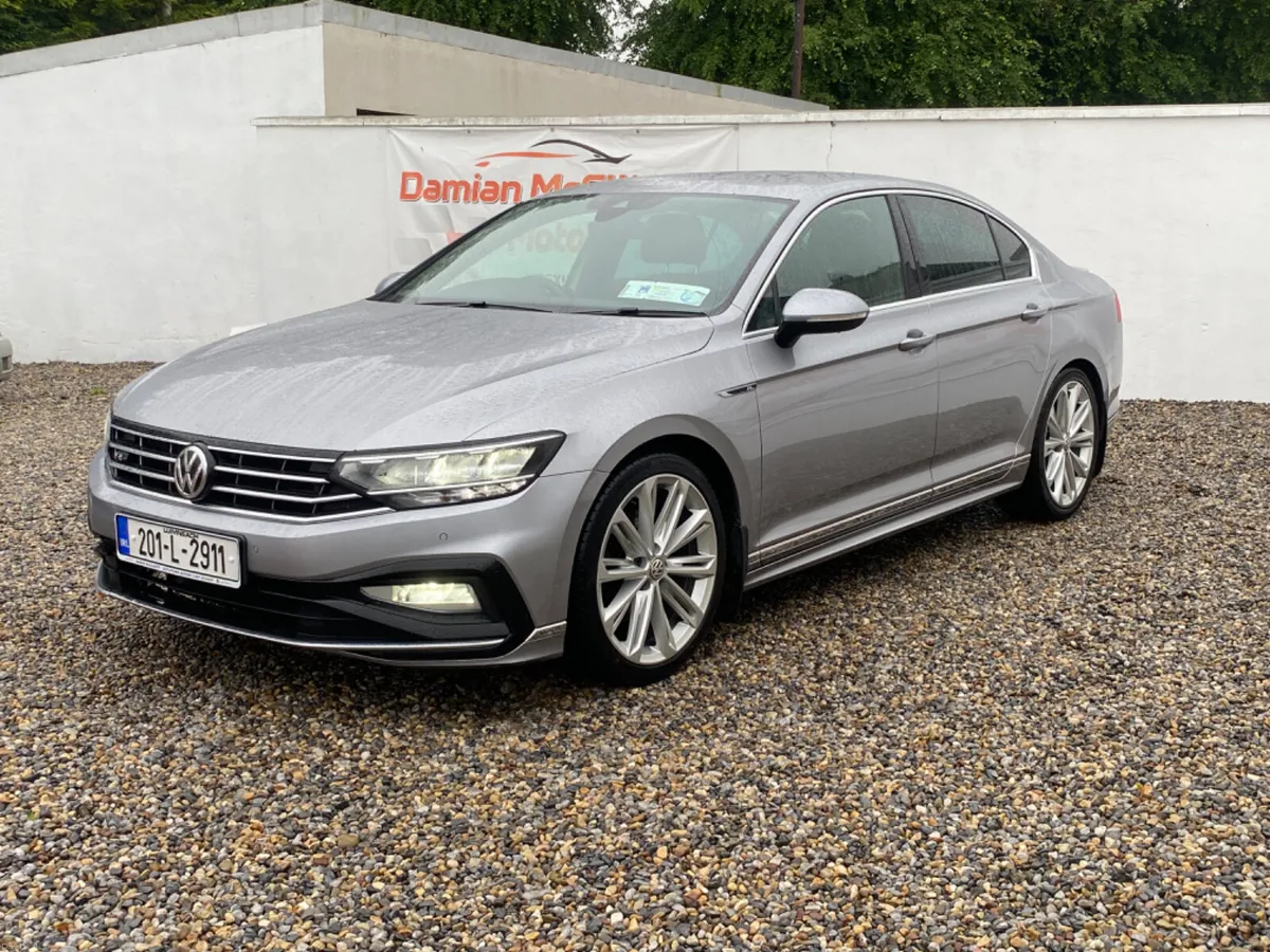 2020 Volkswagen Passat R-Line - Image 2