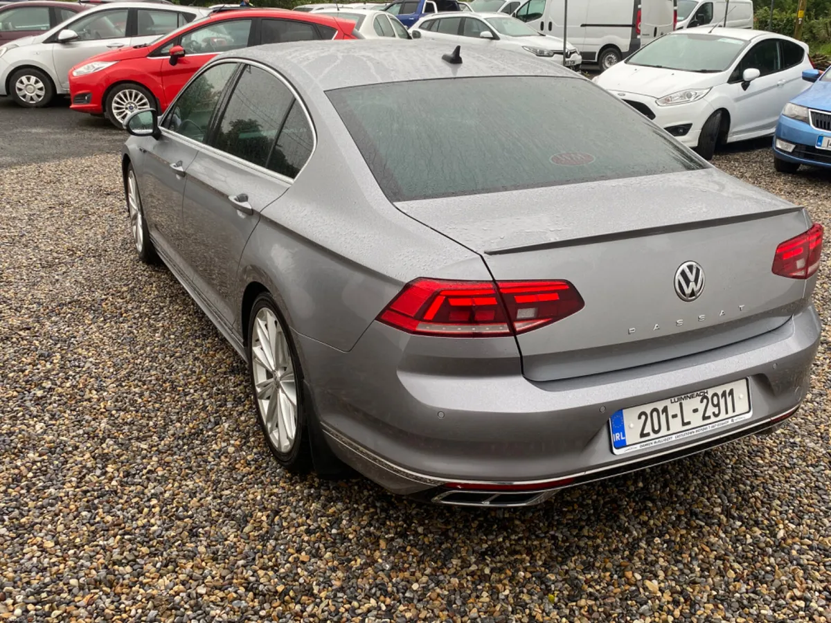 2020 Volkswagen Passat R-Line - Image 6
