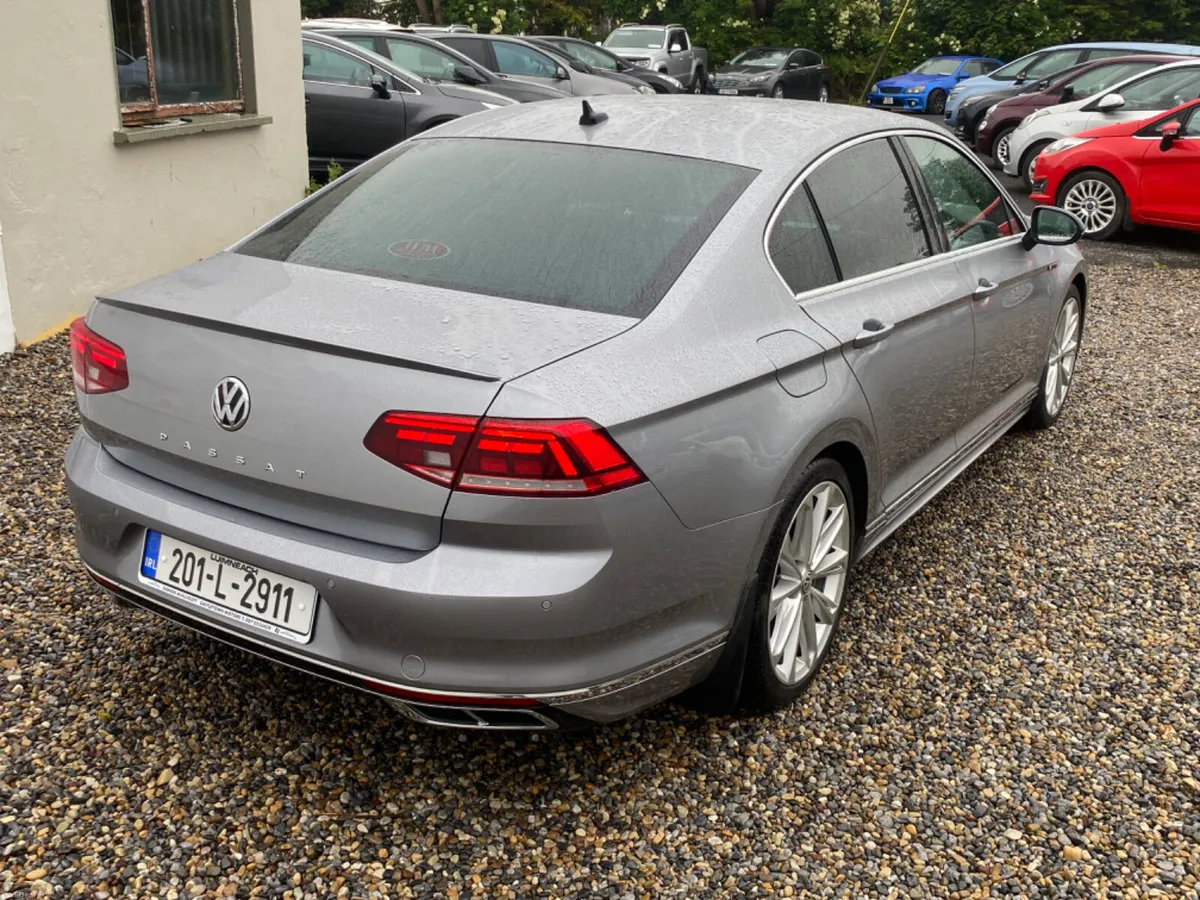 2020 Volkswagen Passat R-Line - Image 5