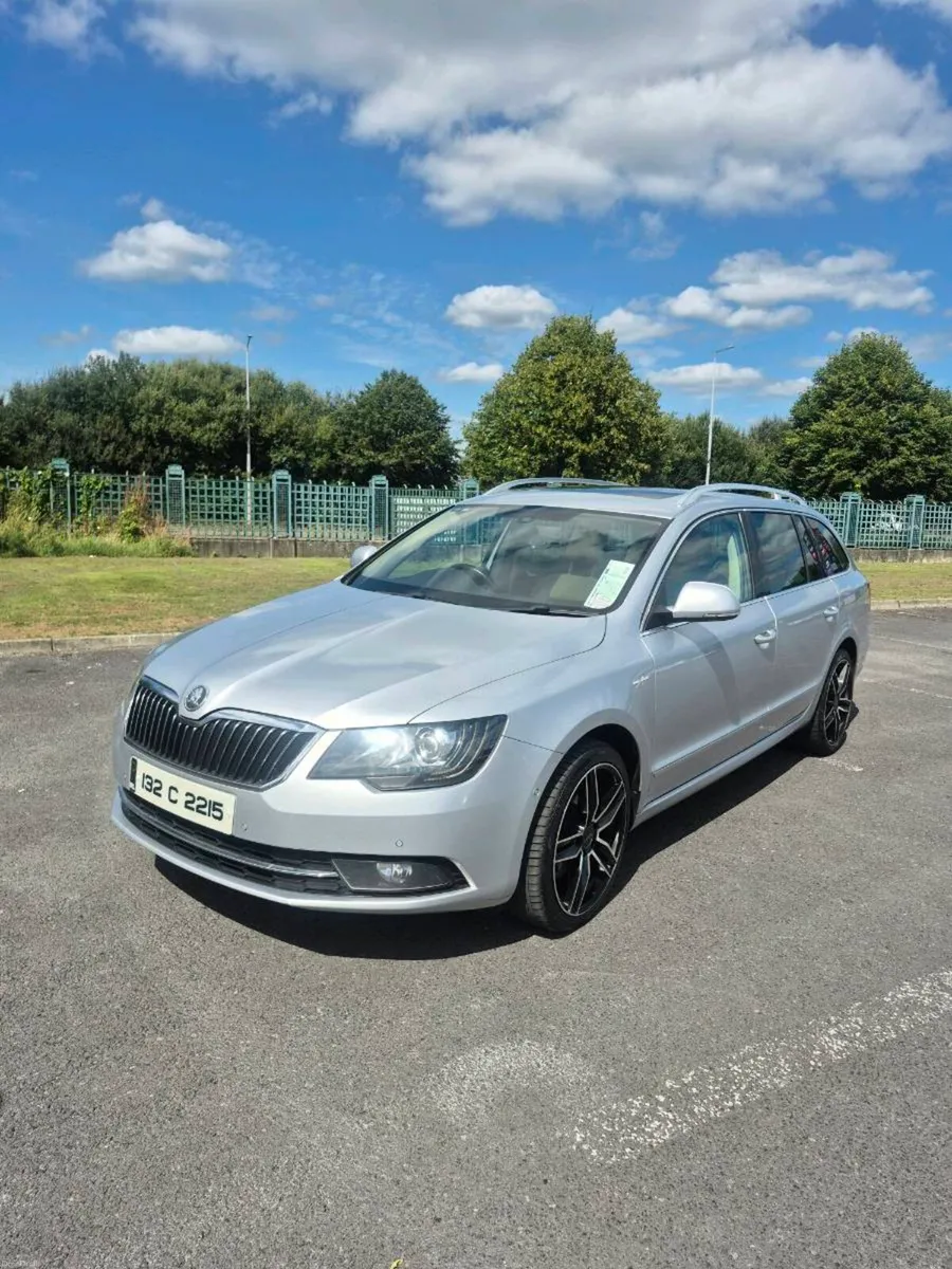 2013 Škoda Superb Laurin & Klement Estate - Image 2