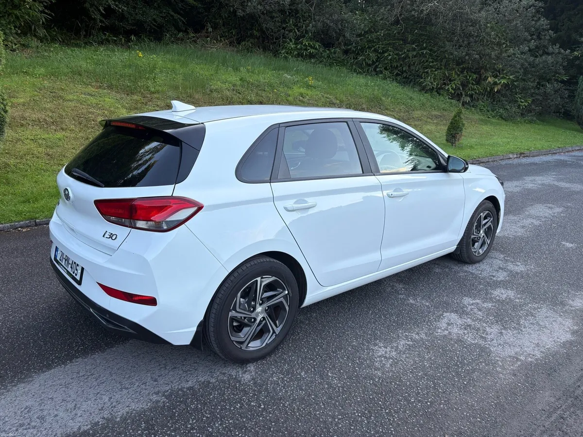 2021 HYUNDAI I30 1.6 CRDi DELUXE MODEL NCT&TAX - Image 6