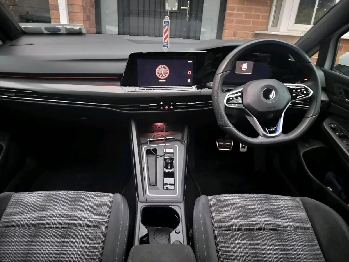 Volkswagen Golf GTE 212 - Image 6