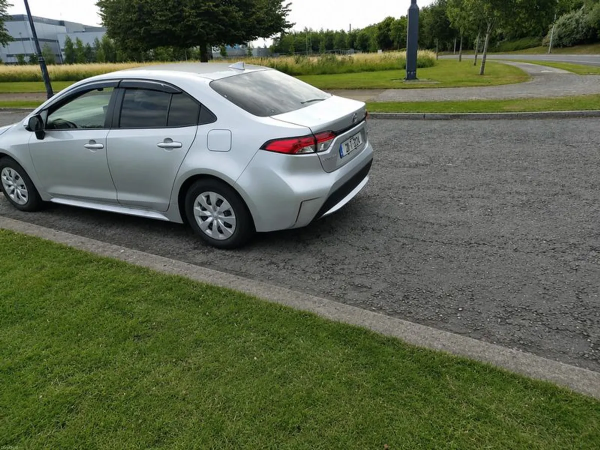 2021 Toyota Corolla Hybrid | Excellent Condition | ONLY 54,919 KM | 1 Owner | NCT 2028 | Taxed - Image 4