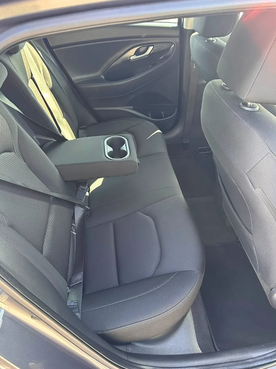 Hyundai i30 fastback 2020 - Image 3
