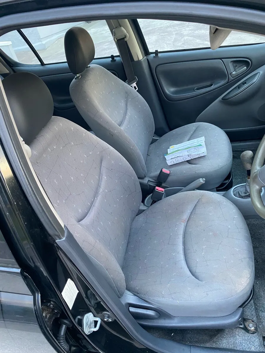 Toyota Yaris - Image 5