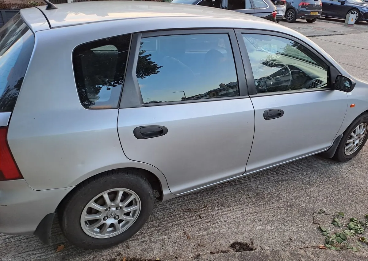 Honda Civic 2002 - Image 4