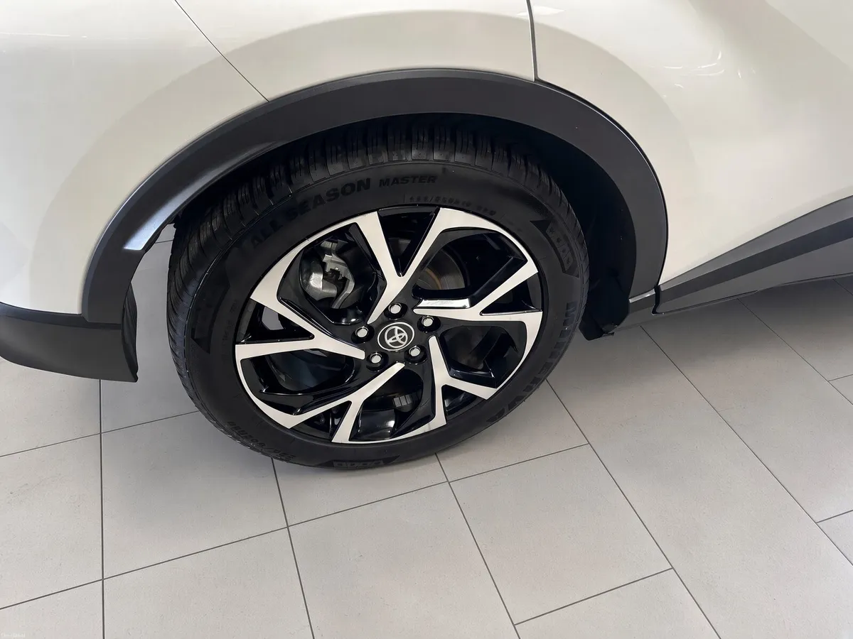 Toyota CHR HYBRID LUNA SPORT - Image 6