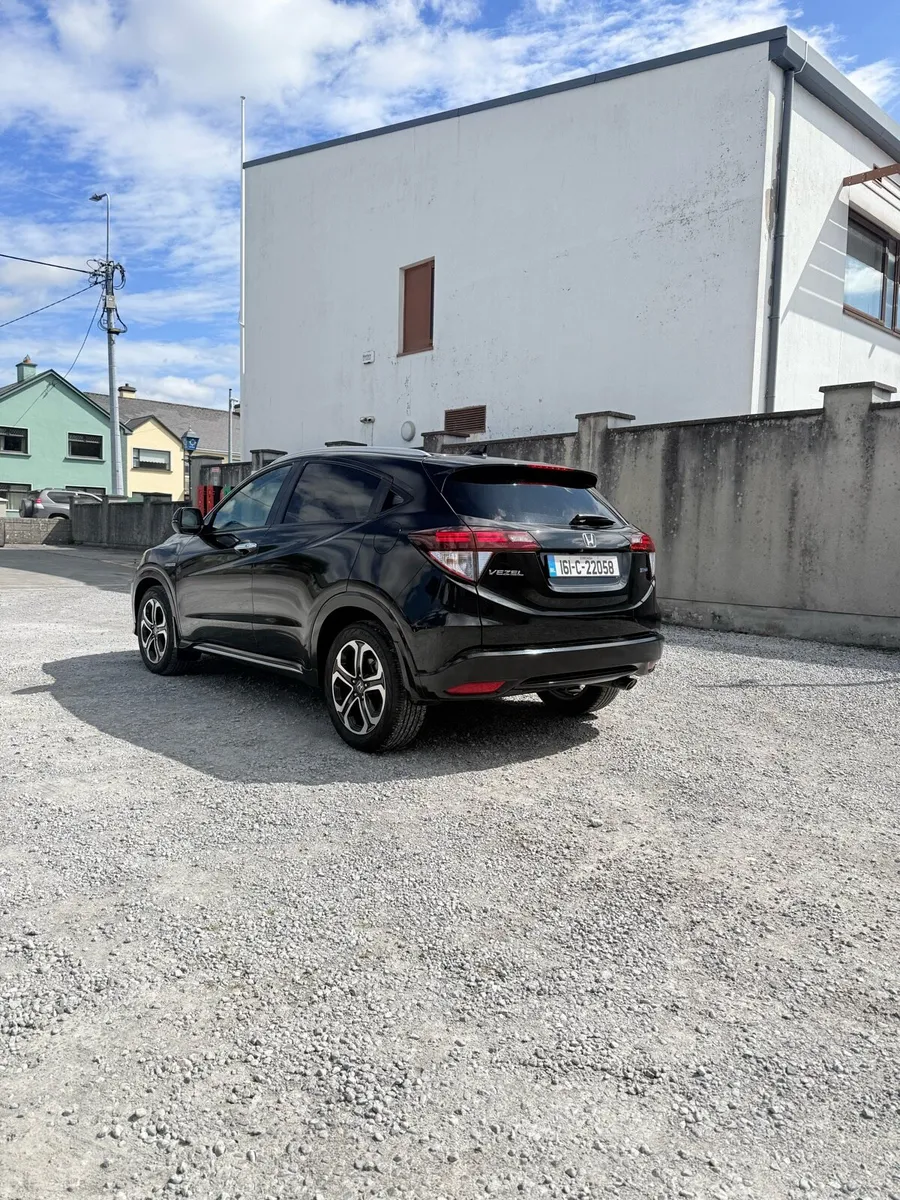 2016 Honda Vezel(HR-V)1.5Hybrid Automatic 47000km - Image 3