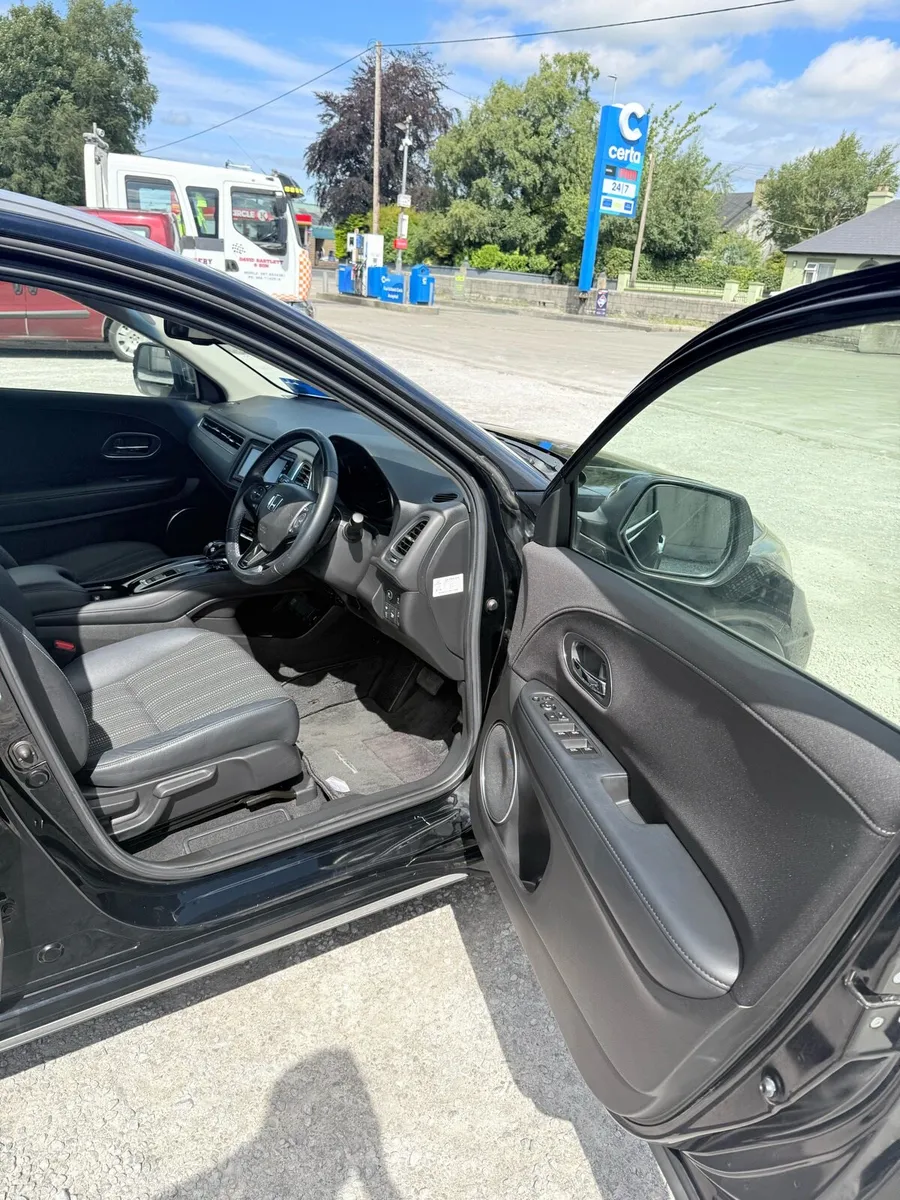 2016 Honda Vezel(HR-V)1.5Hybrid Automatic 47000km - Image 5