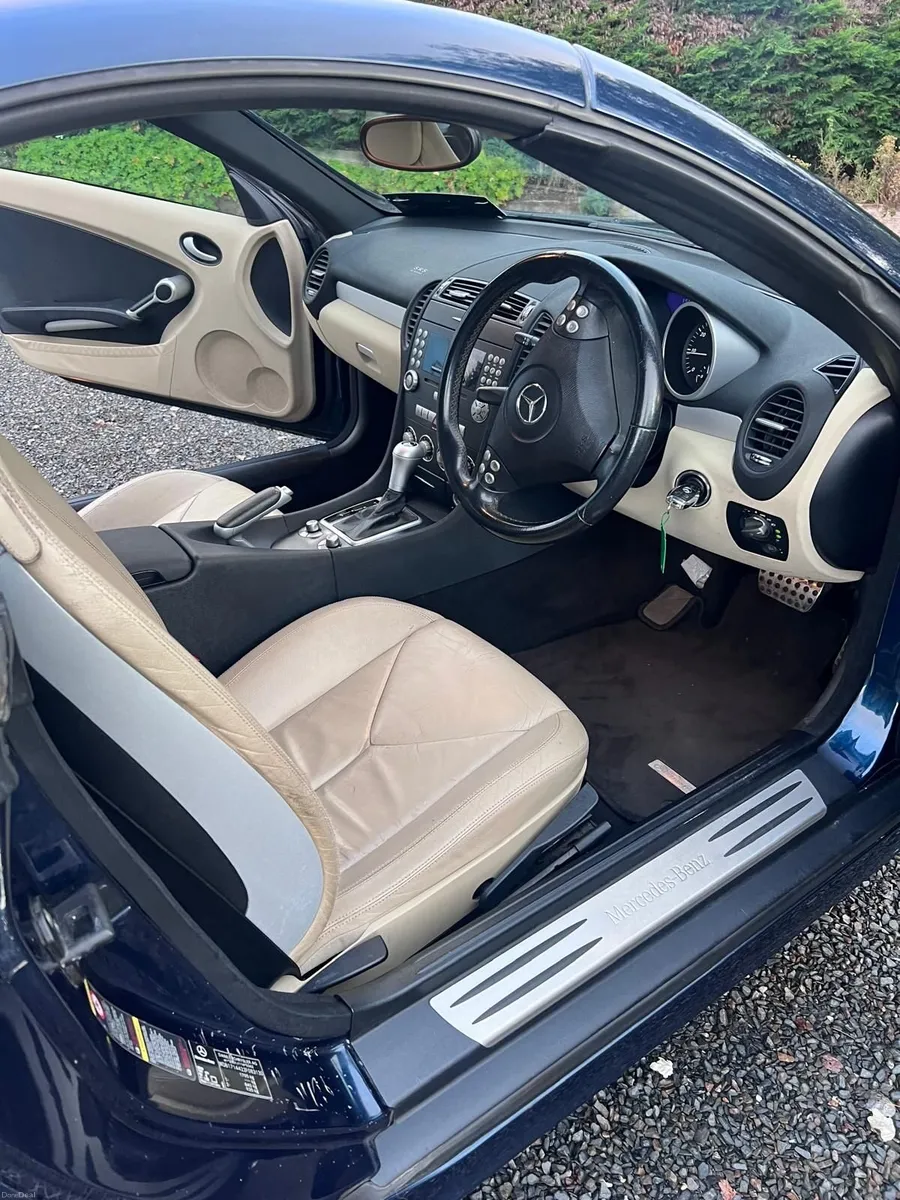 Mercedes SLK 200 Convertible - Image 5