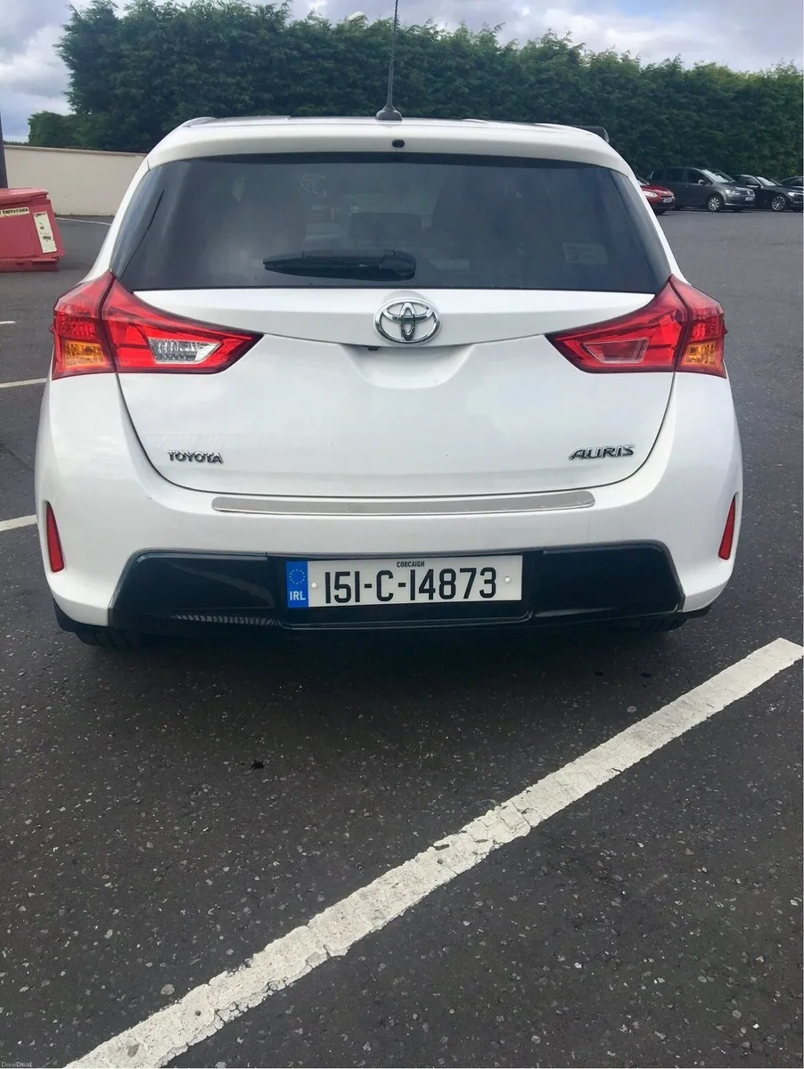 Toyota Auris 2015 1.4 diesel Sol/ICON+ NCT & Tax - Image 4
