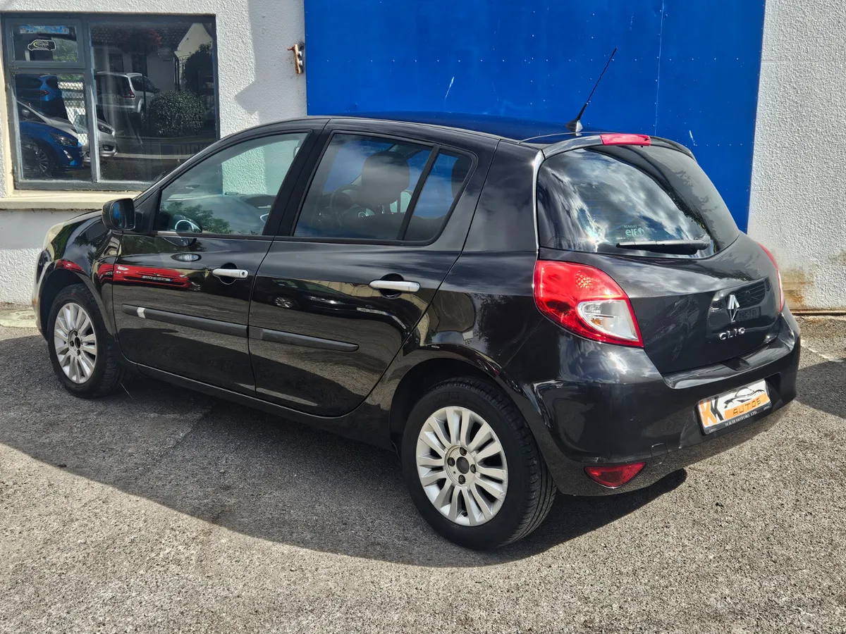 Renault Clio  only 69,000 kms - Image 3