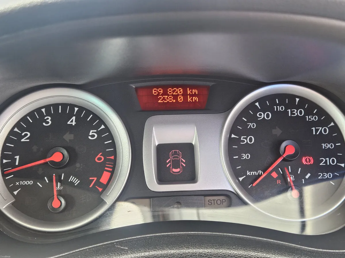Renault Clio  only 69,000 kms - Image 5