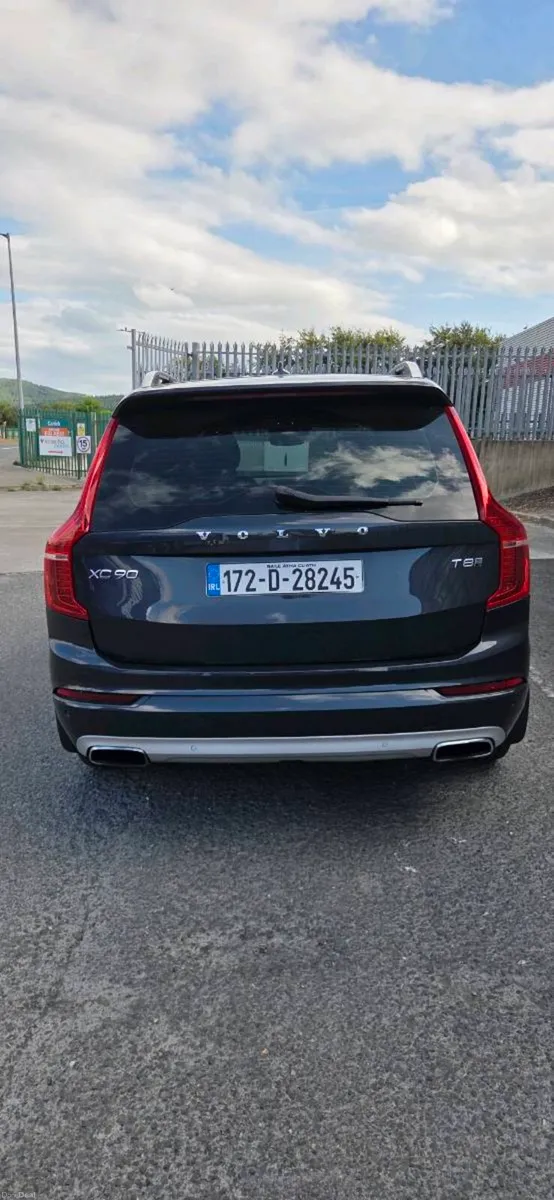 Volvo XC90 MomentumPro T8 - Image 1