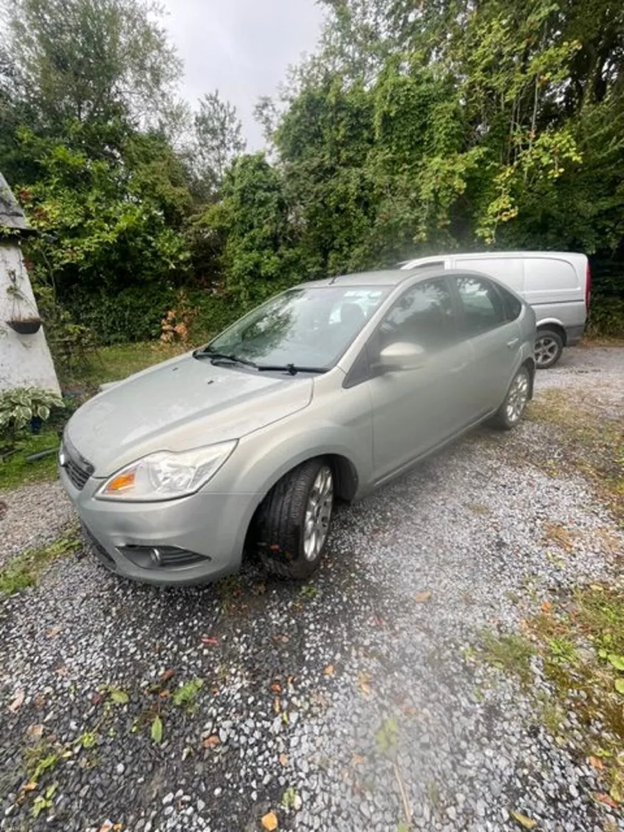 Ford Focus  STYLE model 2010 - Image 1