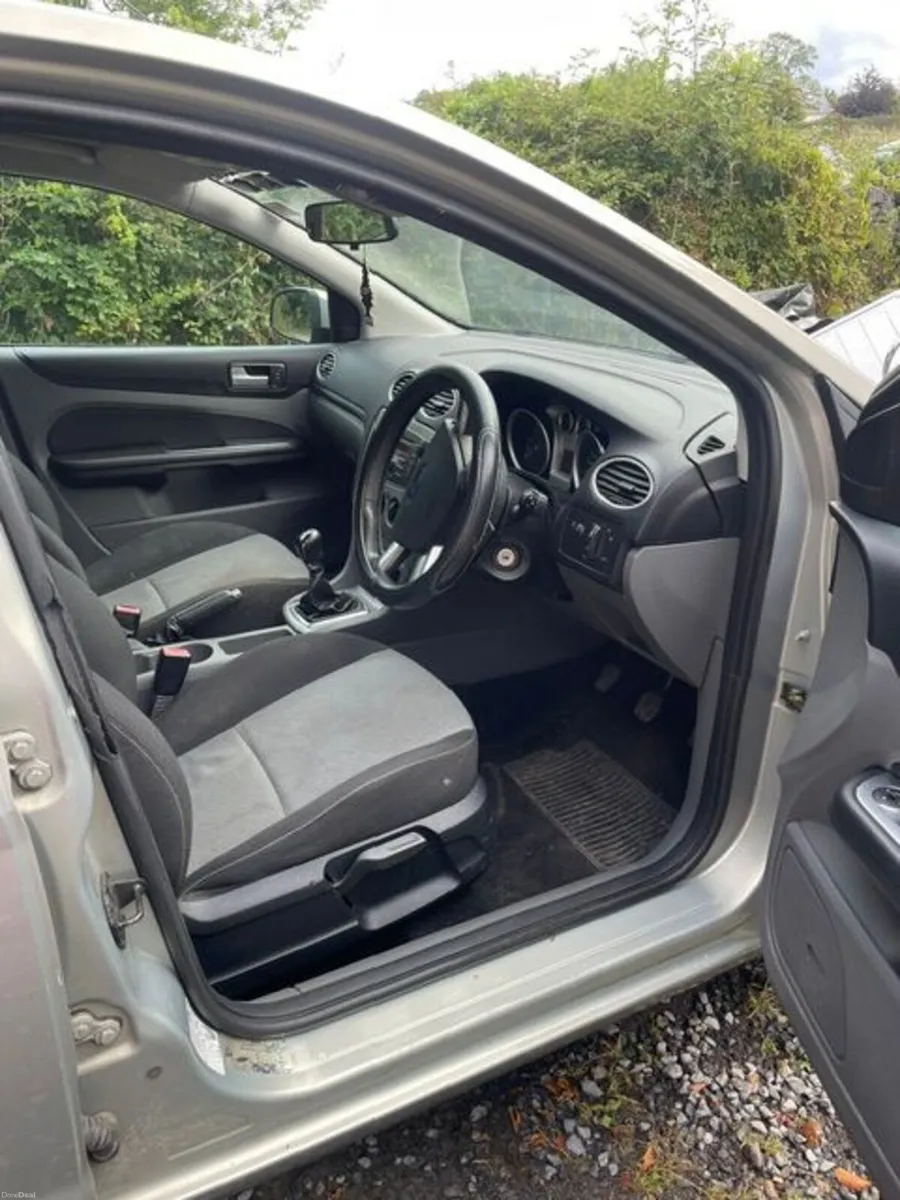Ford Focus  STYLE model 2010 - Image 4
