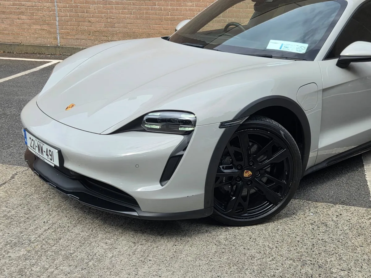 Porsche Taycan 2022 - Image 5