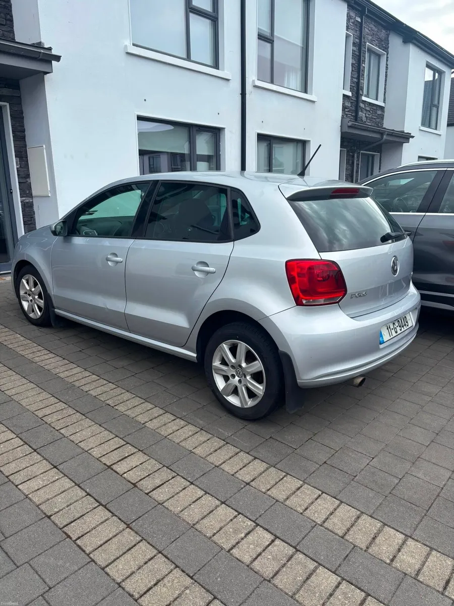 Volkswagen Polo 2011 - Image 2