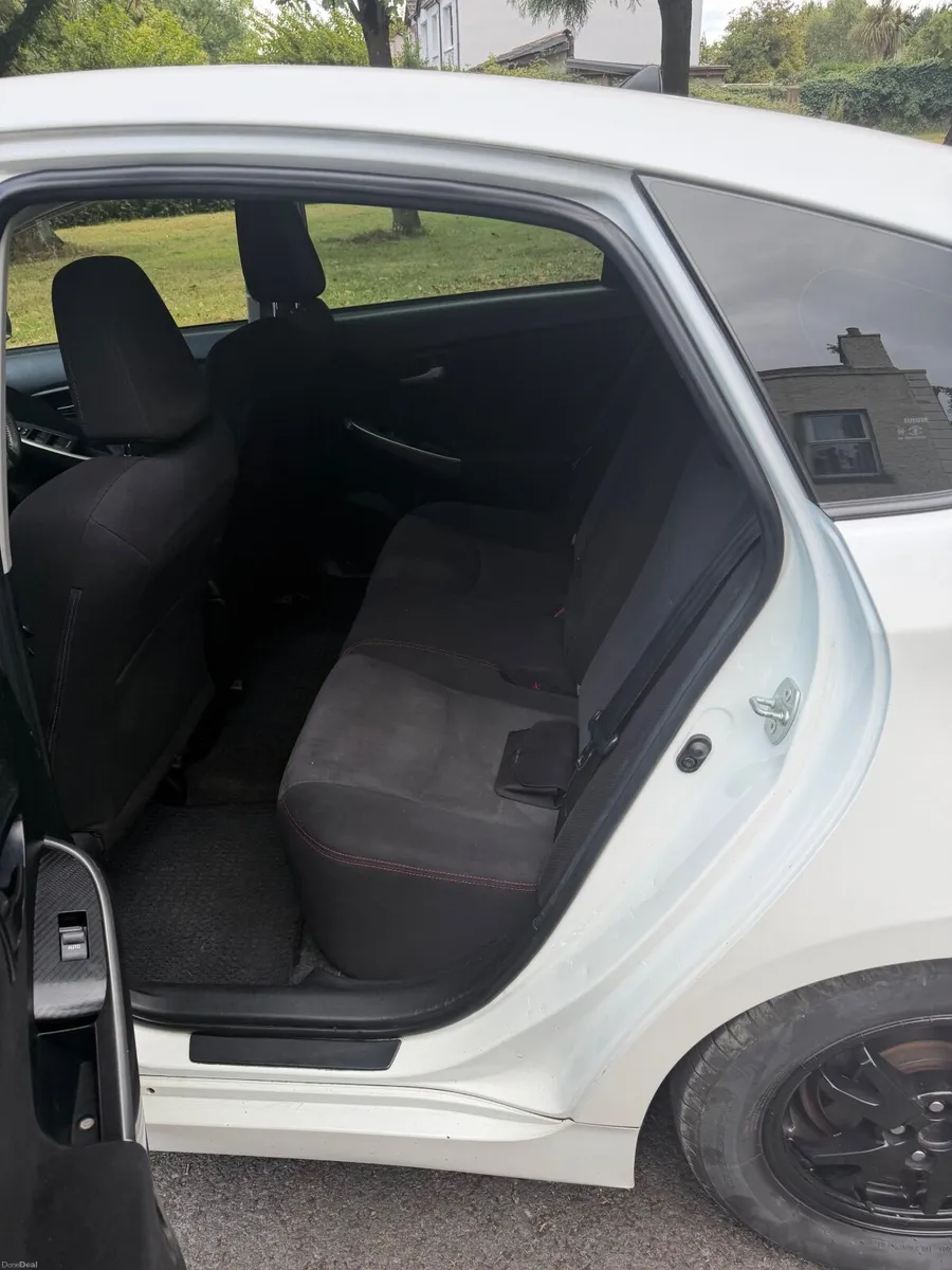 Toyota Prius 2015 - Image 6
