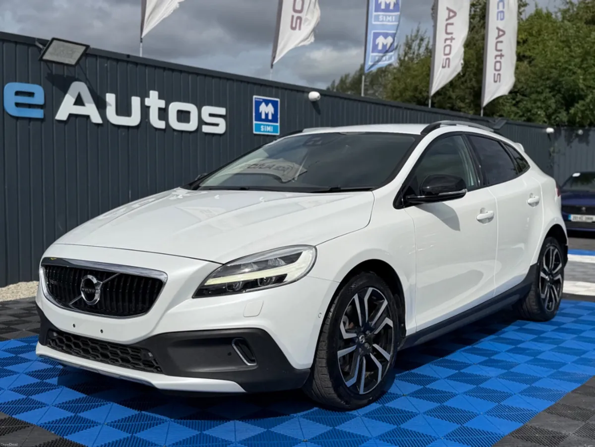 Volvo V40 CROSS COUNTRY - 2.0L DIESEL - AUTO - 12M - Image 2