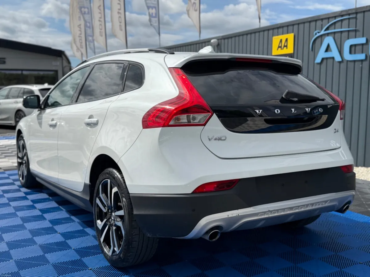 Volvo V40 ***DEPOSIT TAKEN*** D4 - 2.0L DIESEL - A - Image 6
